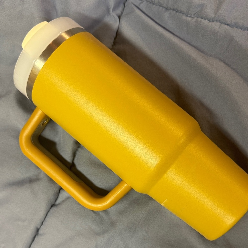 30 Oz Stanley Tumbler - Picture 3 of 10